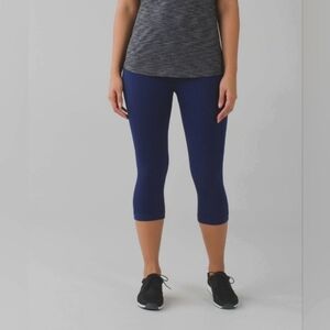EUC Lululemon Flow & Go Crop Leggings in Hero Blue Size 4